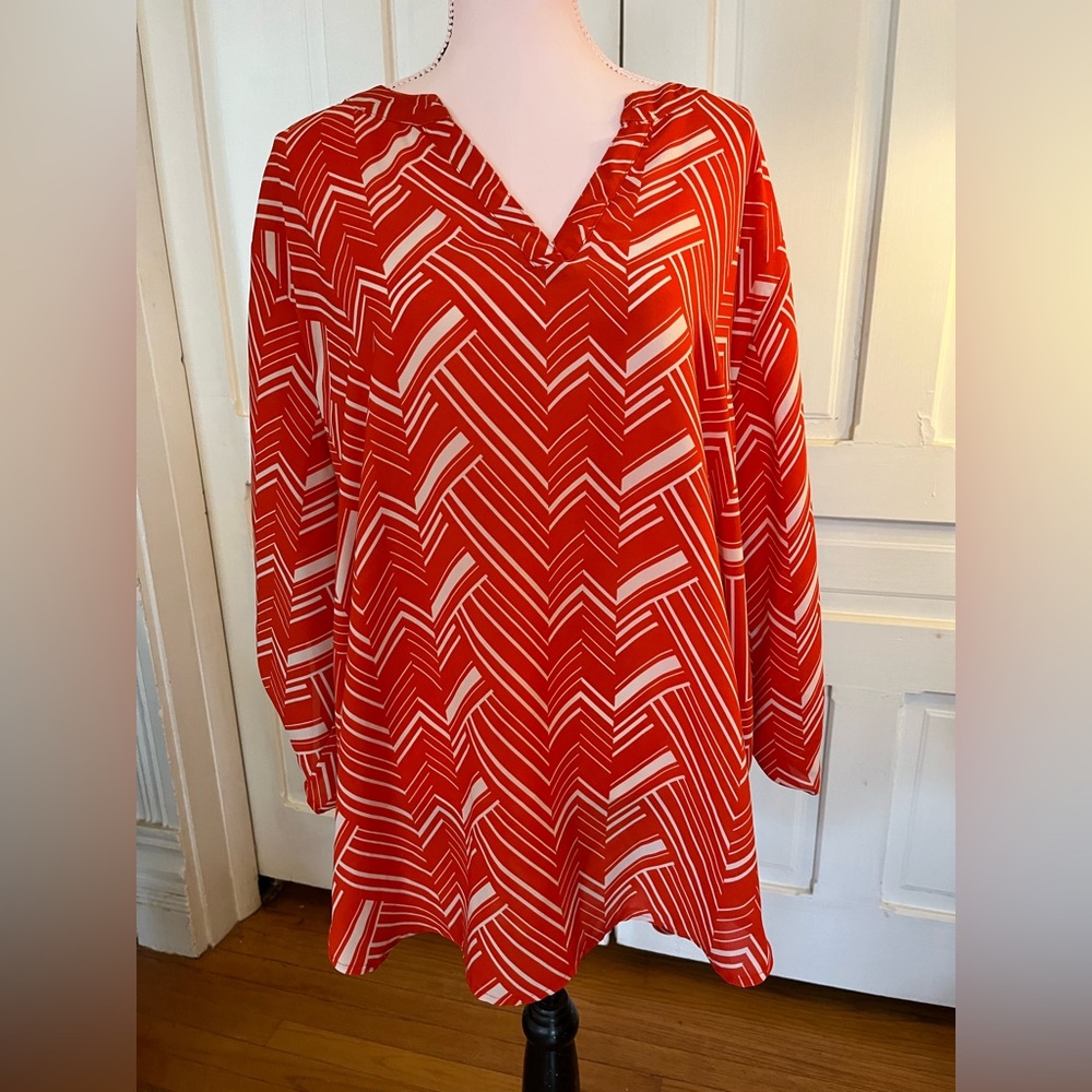 Cato Woman plus sized orange & white geometric swing blouse. 3/4 sleeves. Cute!